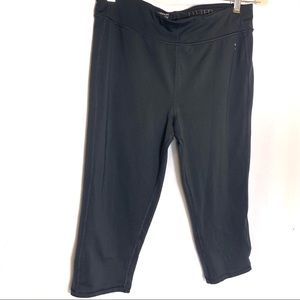 Danskin Now Fitted Capri  Grey Leggings m